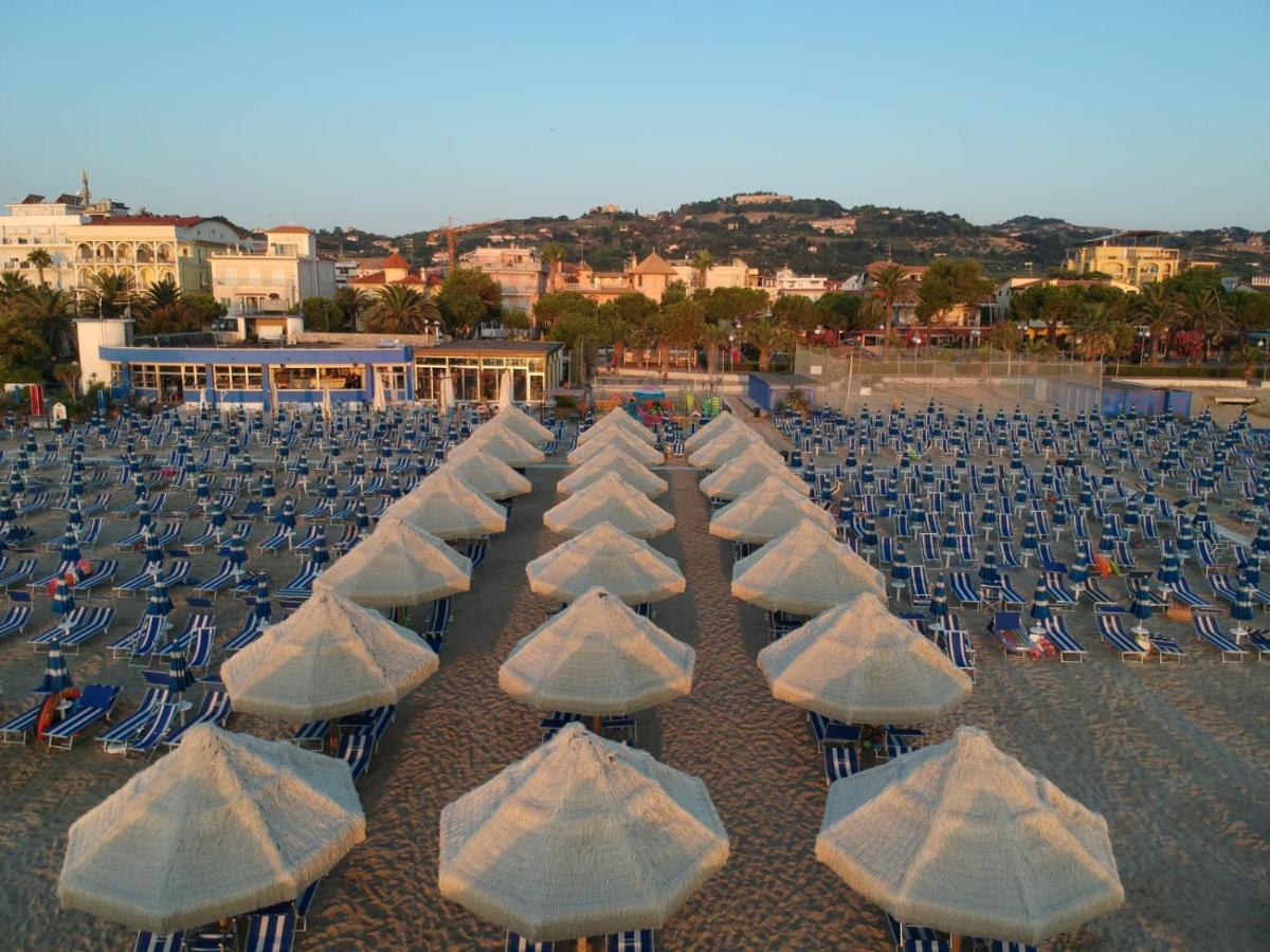 Residence Il Borgo Tortoreto ภายนอก รูปภาพ