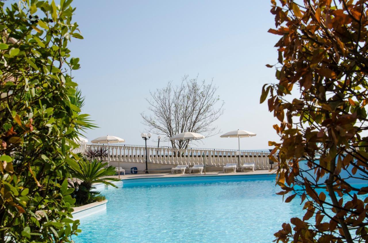 Residence Il Borgo Tortoreto ภายนอก รูปภาพ