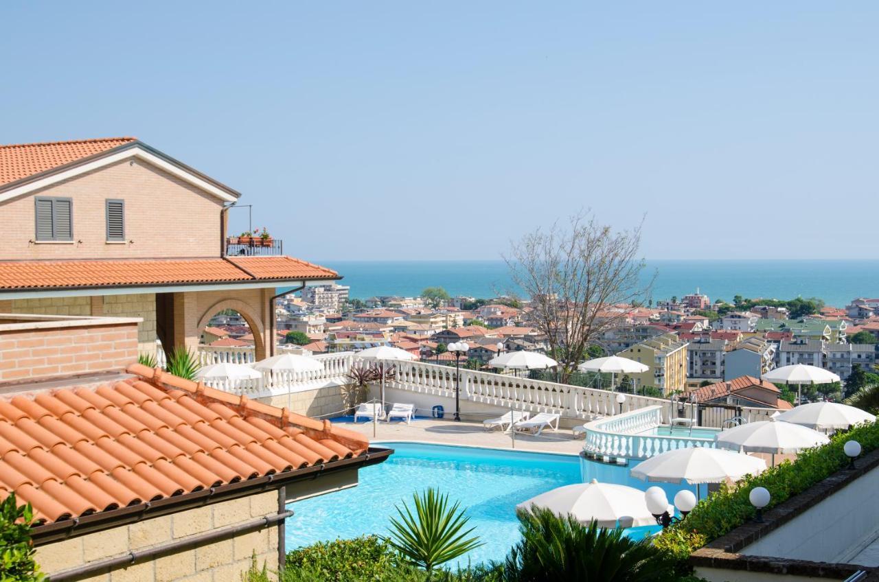 Residence Il Borgo Tortoreto ภายนอก รูปภาพ