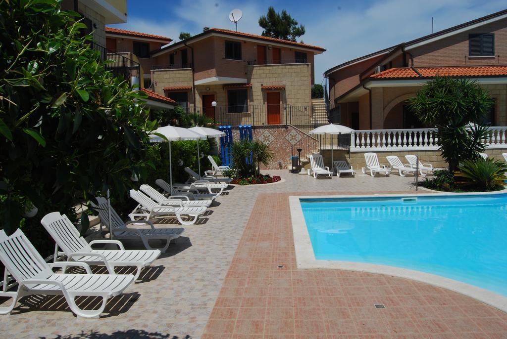 Residence Il Borgo Tortoreto ภายนอก รูปภาพ