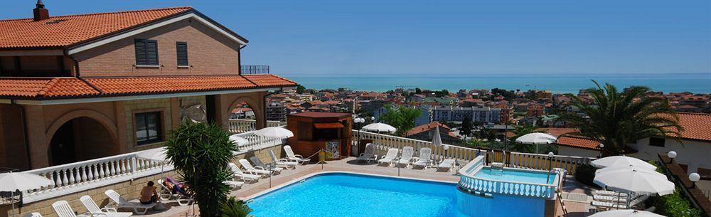 Residence Il Borgo Tortoreto ภายนอก รูปภาพ