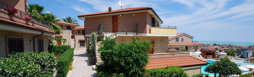 Residence Il Borgo Tortoreto ภายนอก รูปภาพ