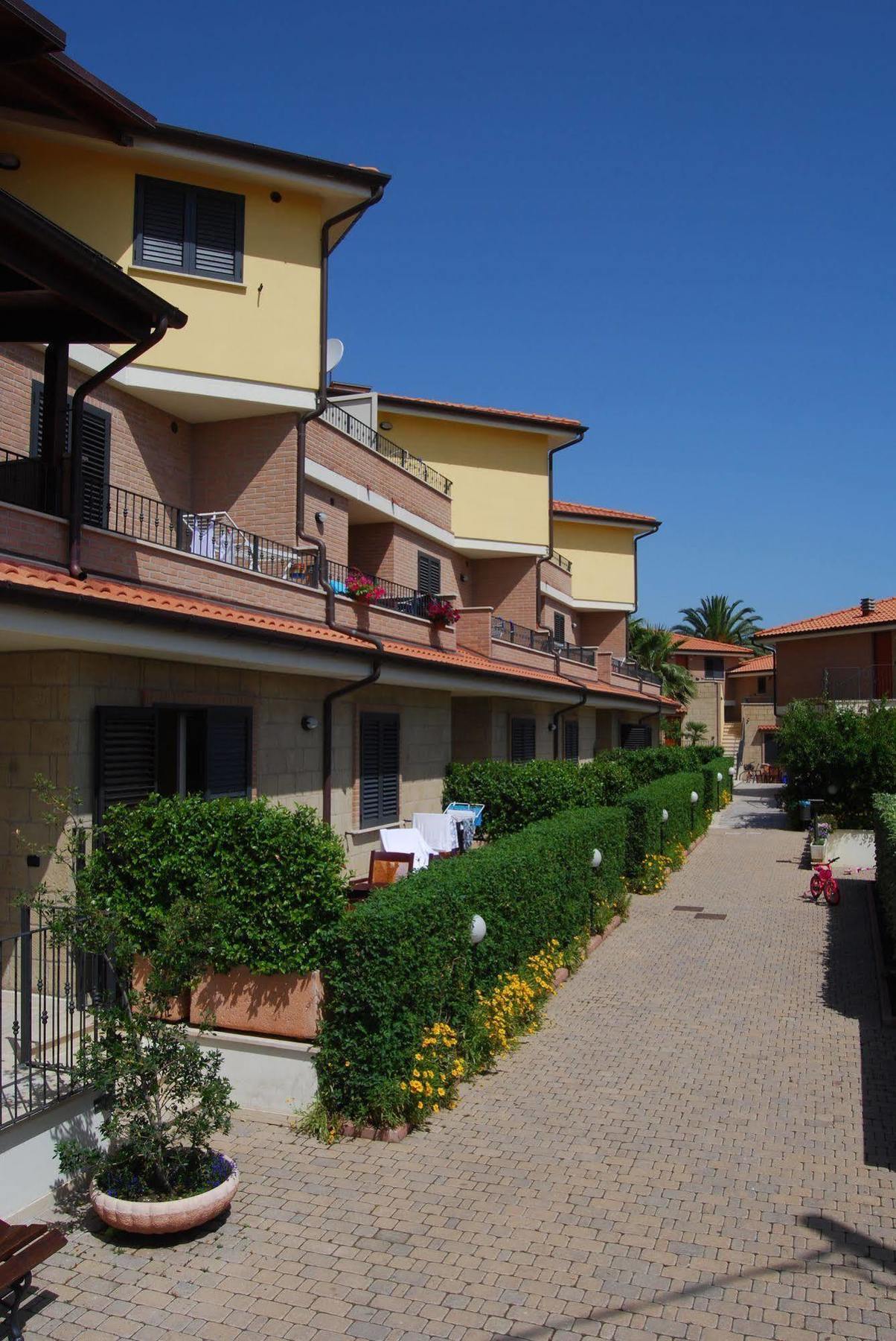 Residence Il Borgo Tortoreto ภายนอก รูปภาพ