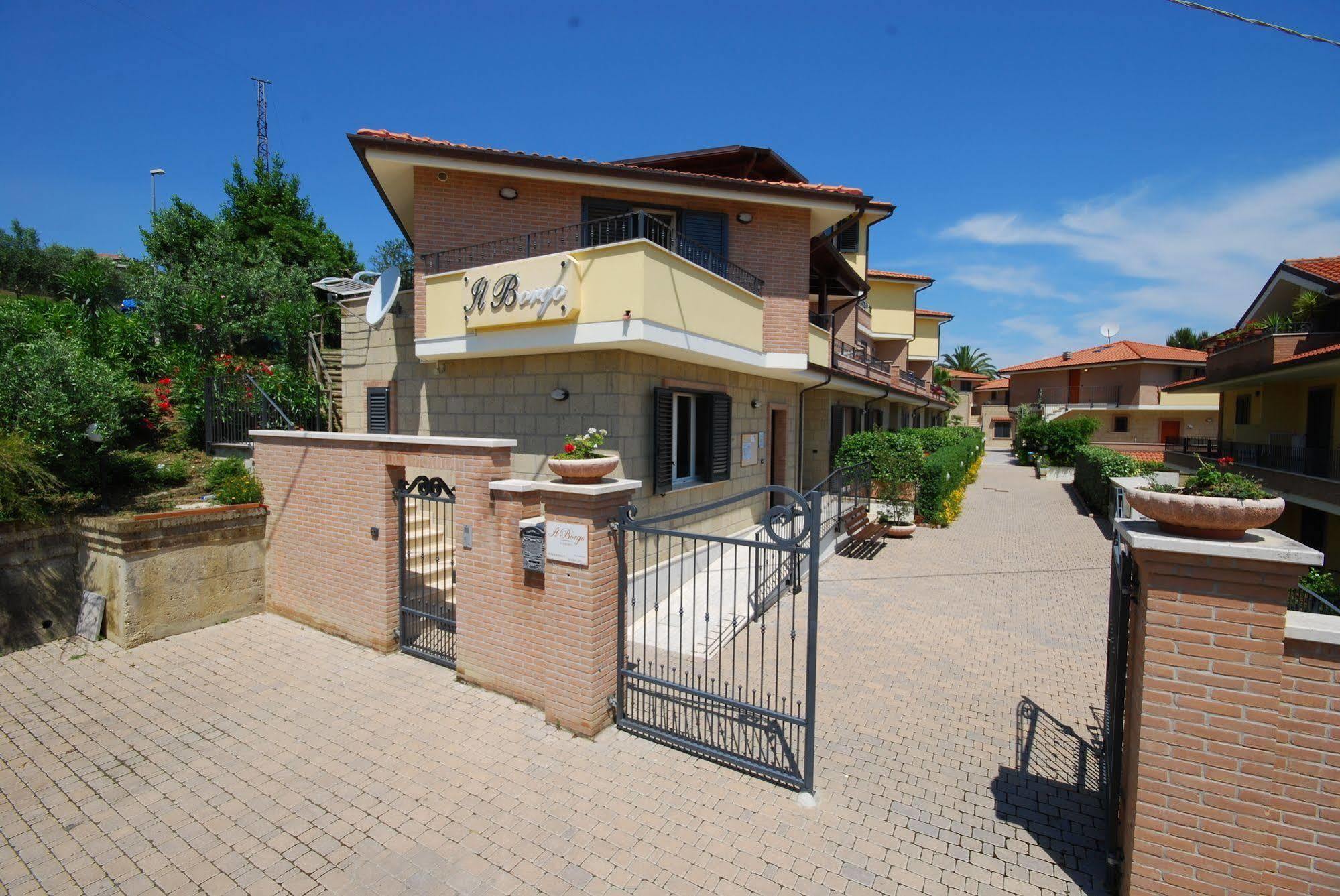 Residence Il Borgo Tortoreto ภายนอก รูปภาพ