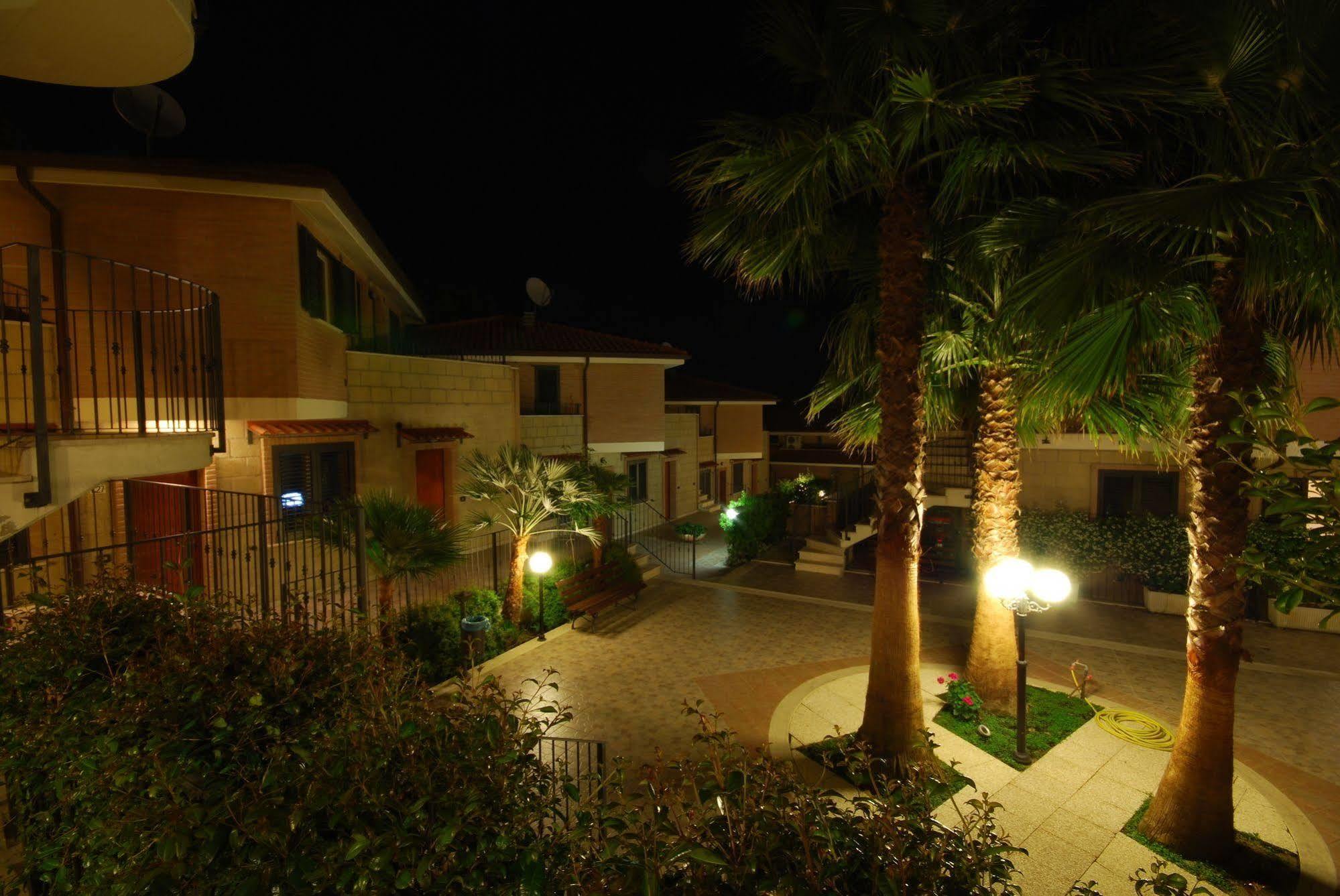 Residence Il Borgo Tortoreto ภายนอก รูปภาพ