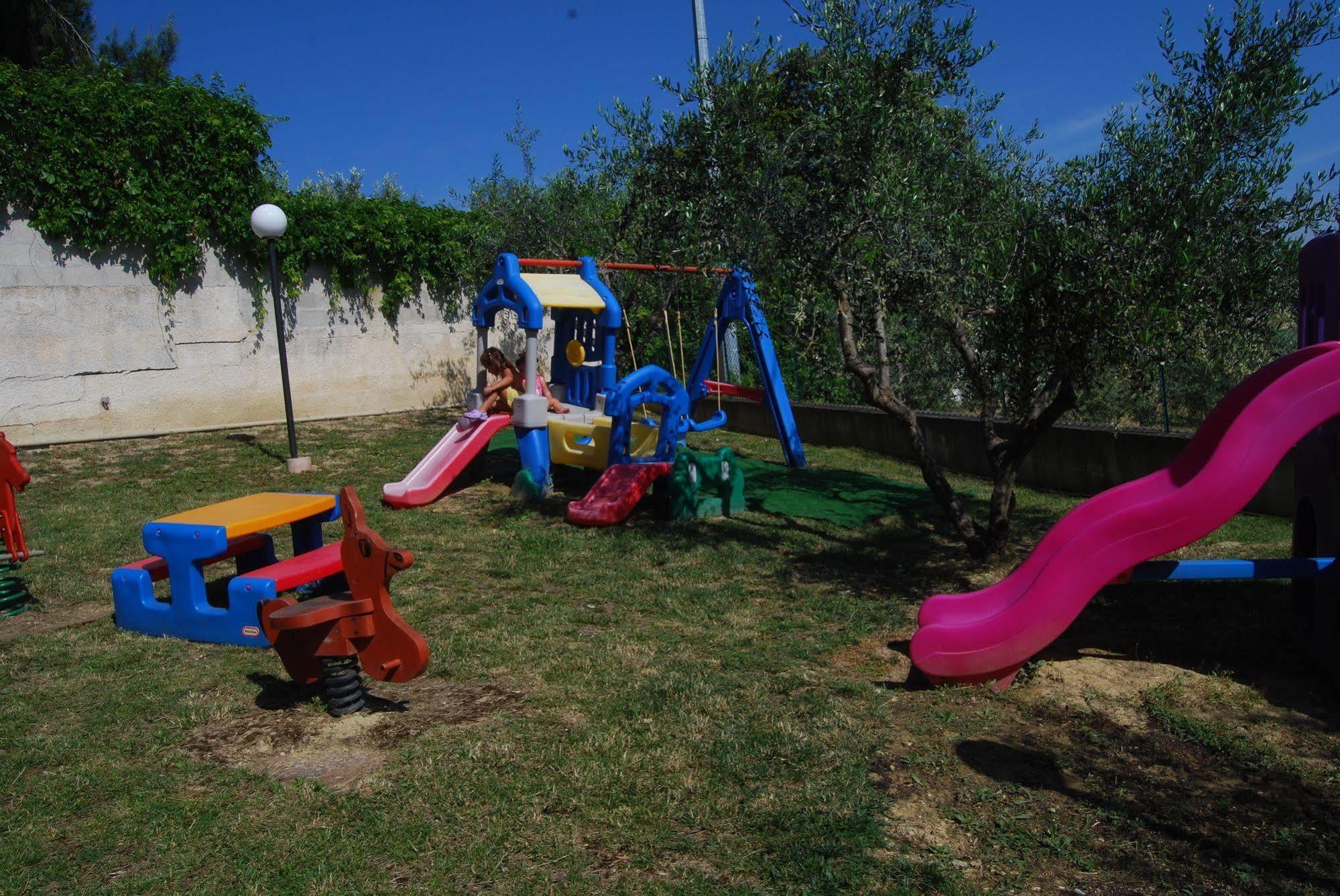 Residence Il Borgo Tortoreto ภายนอก รูปภาพ