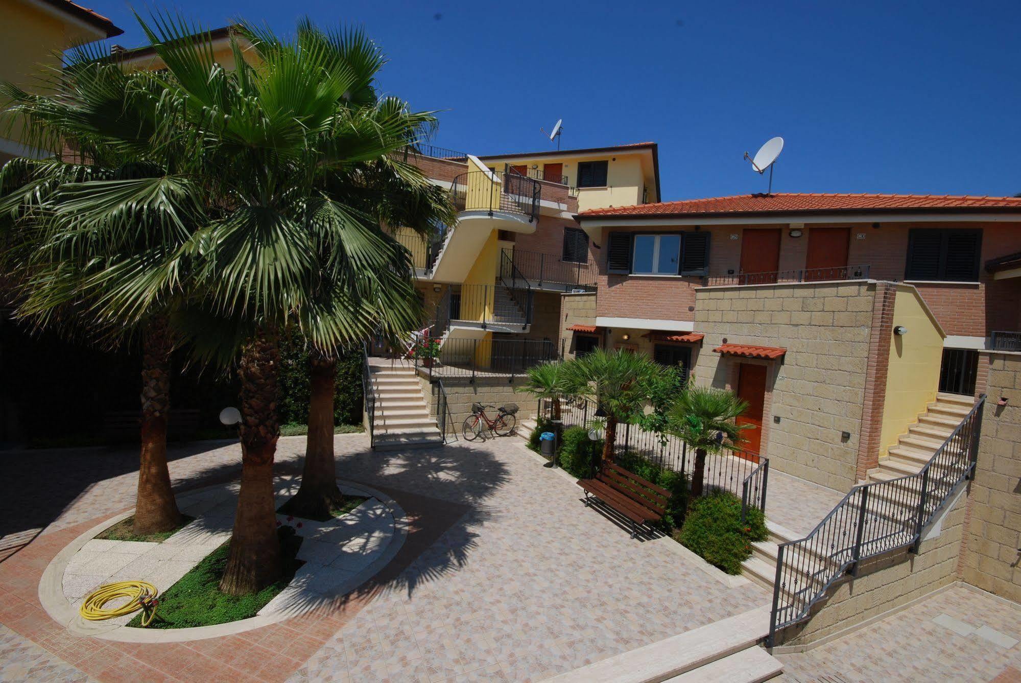 Residence Il Borgo Tortoreto ภายนอก รูปภาพ